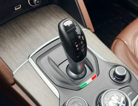 2018 Alfa Romeo Stelvio - Image 9 of 14