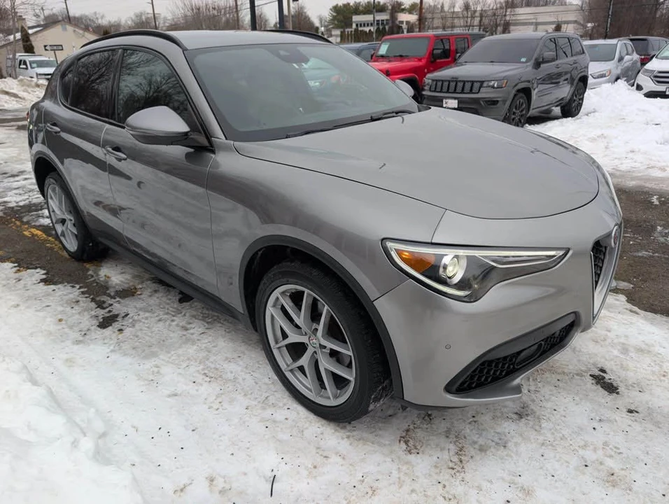 2018 Alfa Romeo Stelvio - Image 5 of 13