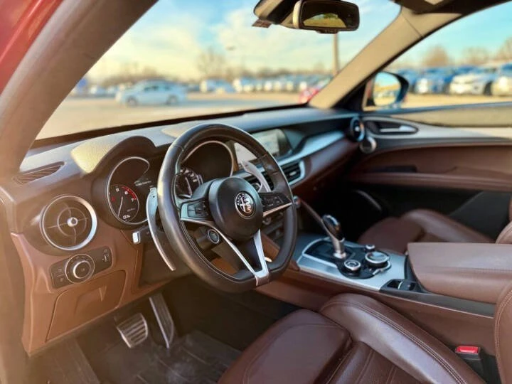 2018 Alfa Romeo Stelvio - Image 15 of 19