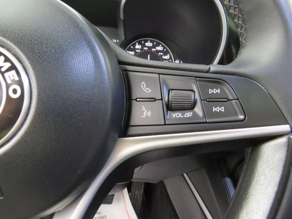 2018 Alfa Romeo Stelvio - Image 17 of 20