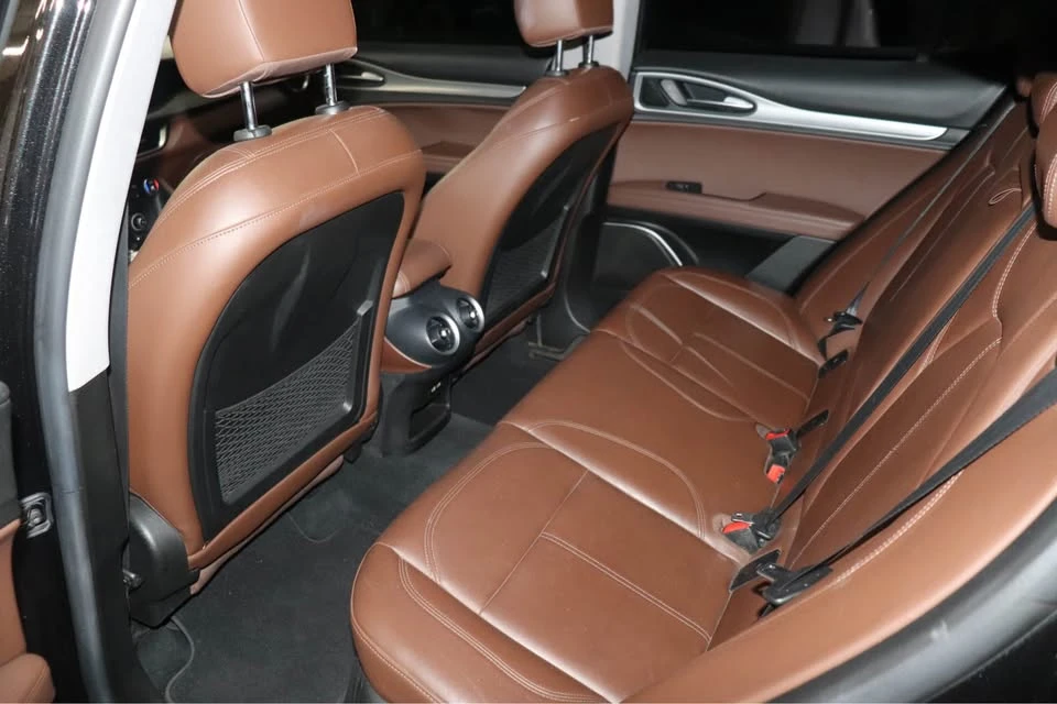 2018 Alfa Romeo Stelvio - Image 11 of 20