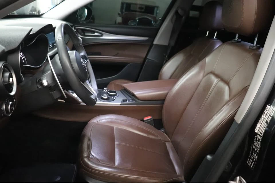 2018 Alfa Romeo Stelvio - Image 16 of 20
