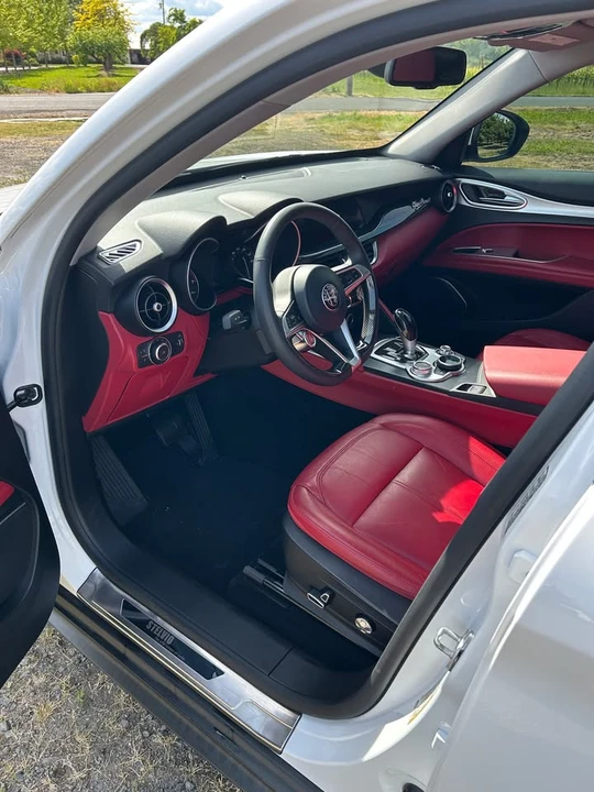 2018 Alfa Romeo Stelvio - Image 9 of 16