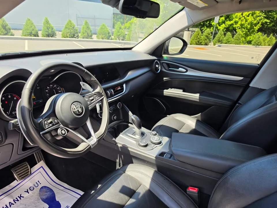 2018 Alfa Romeo Stelvio - Image 17 of 20