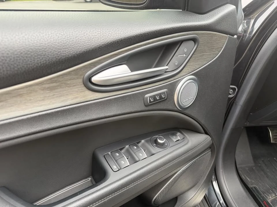 2018 Alfa Romeo Stelvio - Image 17 of 20