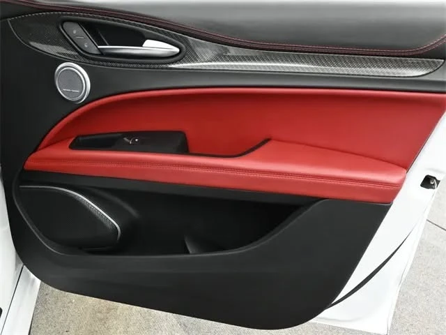 2018 Alfa Romeo Stelvio - Image 19 of 20