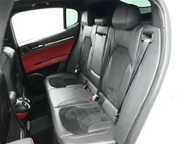 2018 Alfa Romeo Stelvio - Image 15 of 20