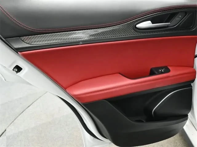 2018 Alfa Romeo Stelvio - Image 13 of 20