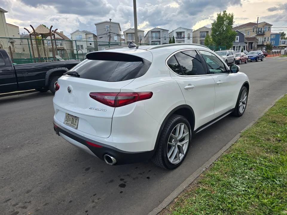 2018 Alfa Romeo Stelvio - Image 5 of 16