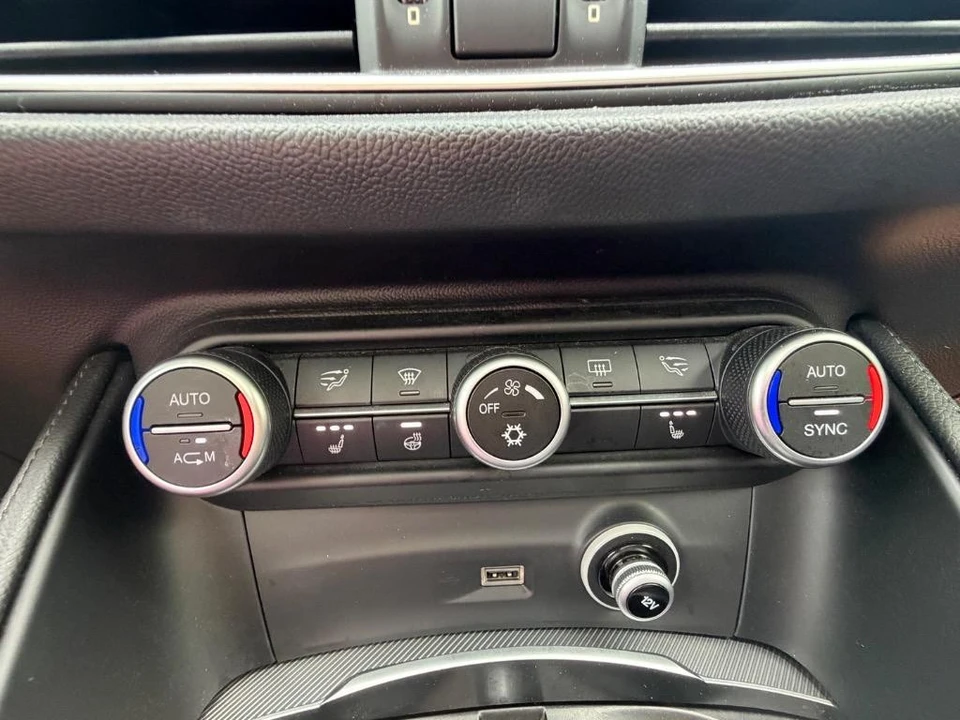 2018 Alfa Romeo Stelvio - Image 12 of 21