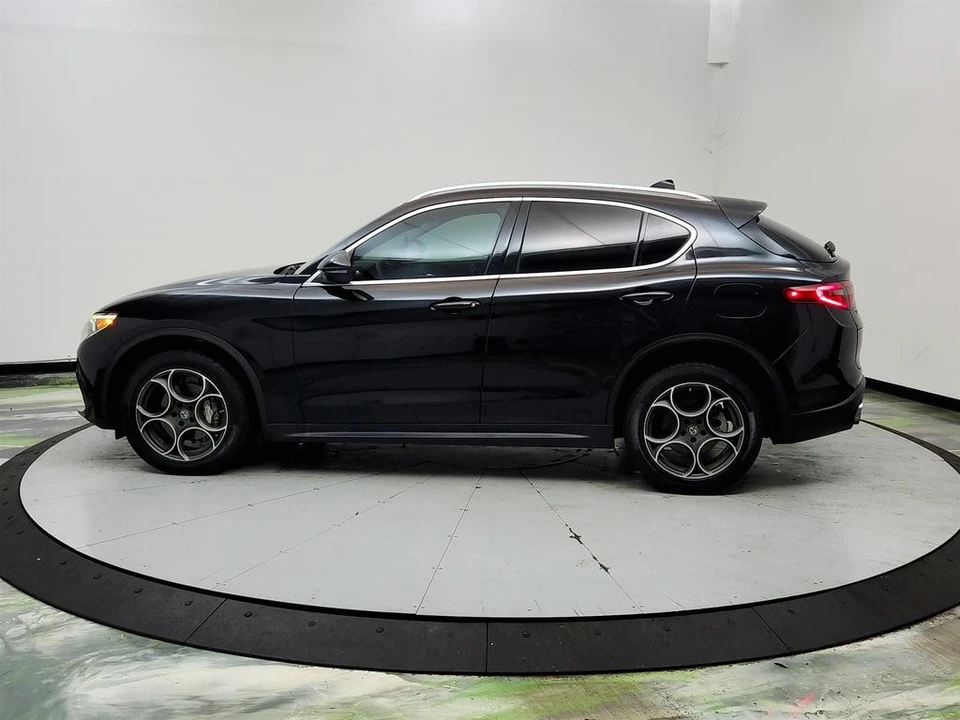 2018 Alfa Romeo Stelvio - Image 8 of 31