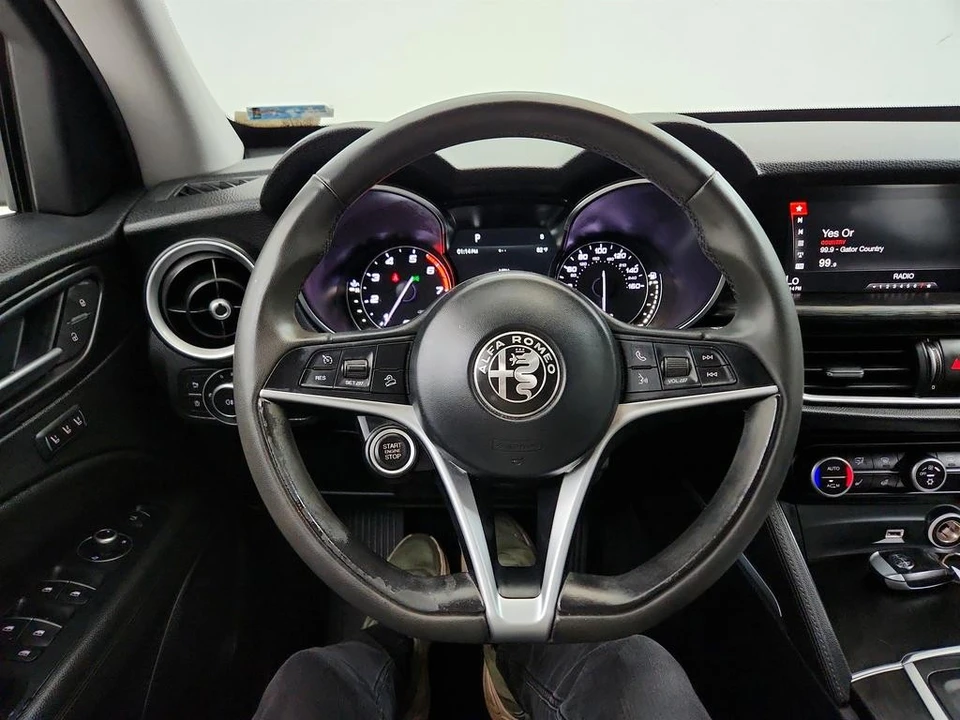 2018 Alfa Romeo Stelvio - Image 16 of 31