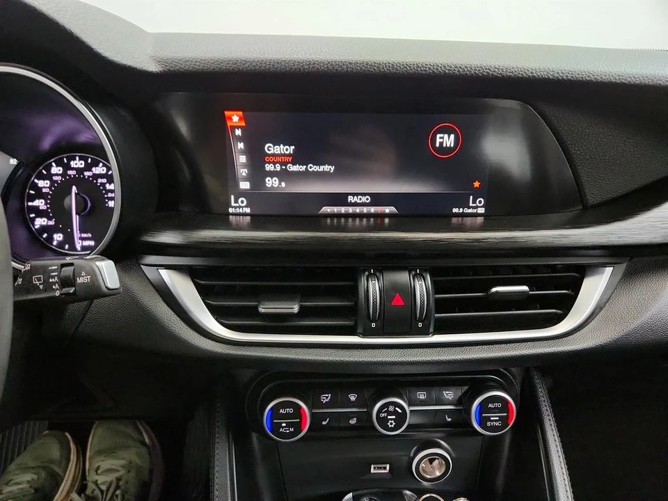 2018 Alfa Romeo Stelvio - Image 19 of 31