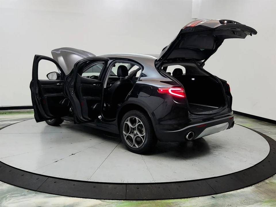 2018 Alfa Romeo Stelvio - Image 12 of 31