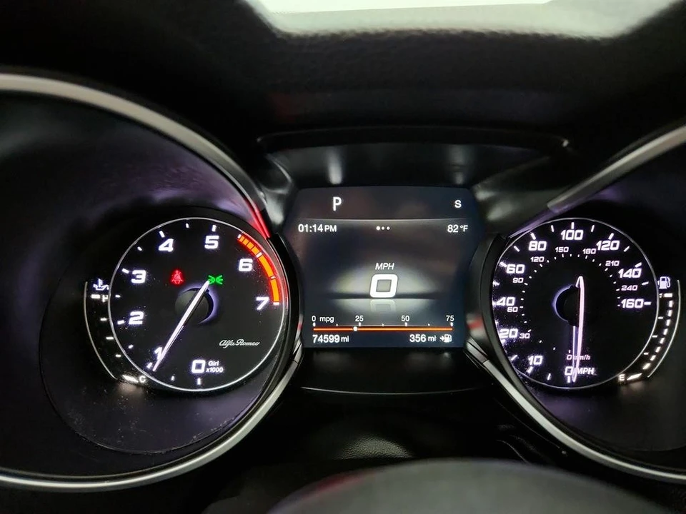 2018 Alfa Romeo Stelvio - Image 14 of 31