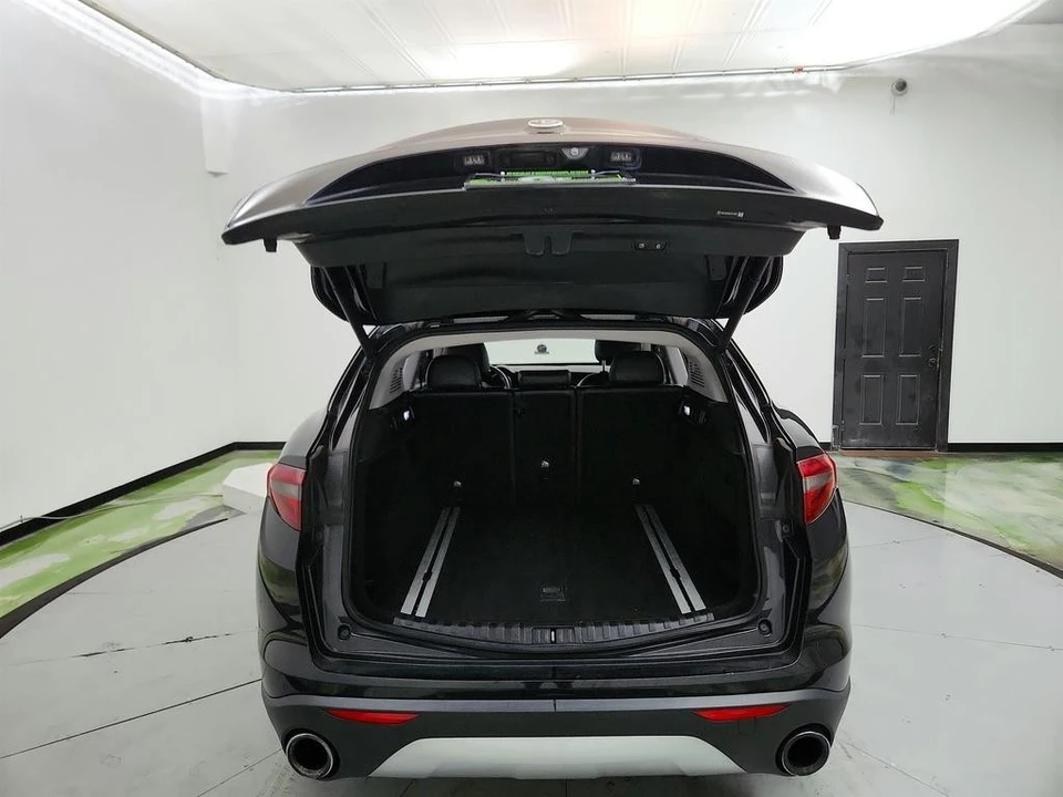 2018 Alfa Romeo Stelvio - Image 28 of 31