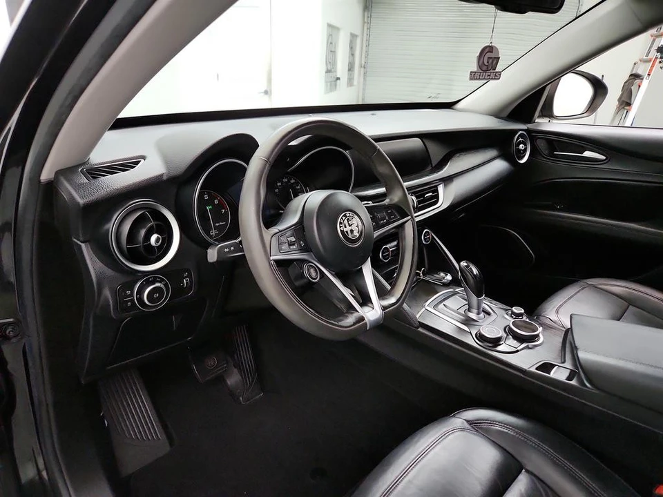 2018 Alfa Romeo Stelvio - Image 13 of 31
