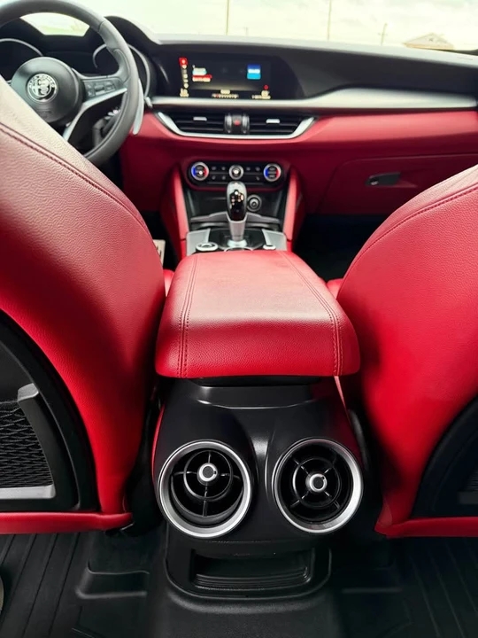 2018 Alfa Romeo Stelvio - Image 15 of 20