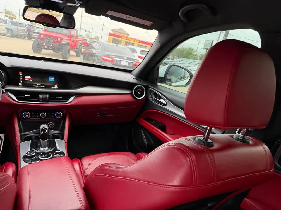 2018 Alfa Romeo Stelvio - Image 11 of 20