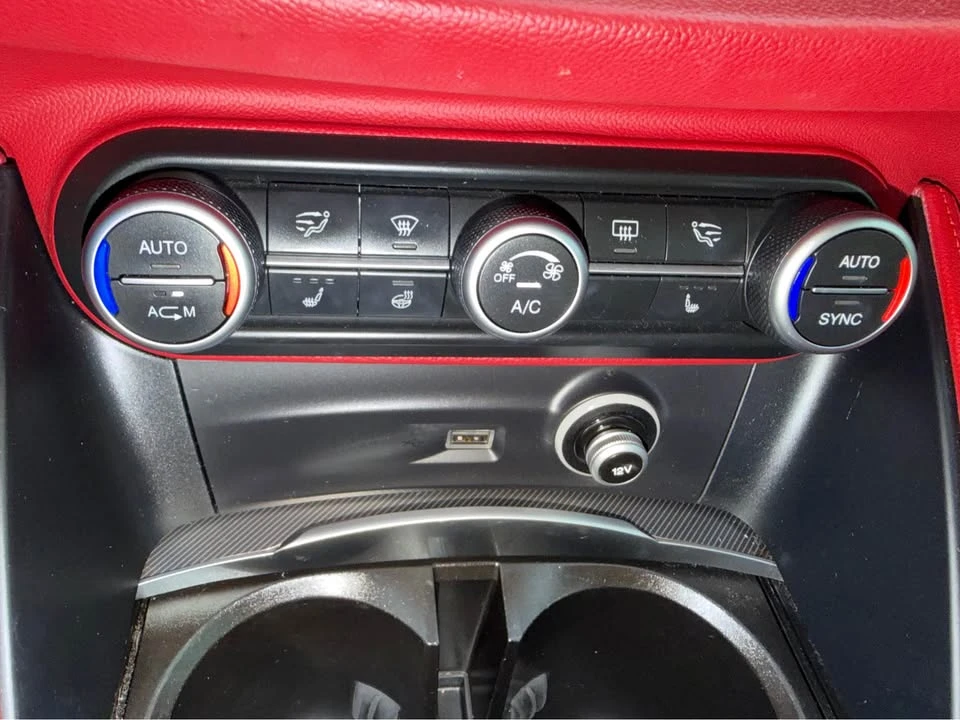 2018 Alfa Romeo Stelvio - Image 19 of 20