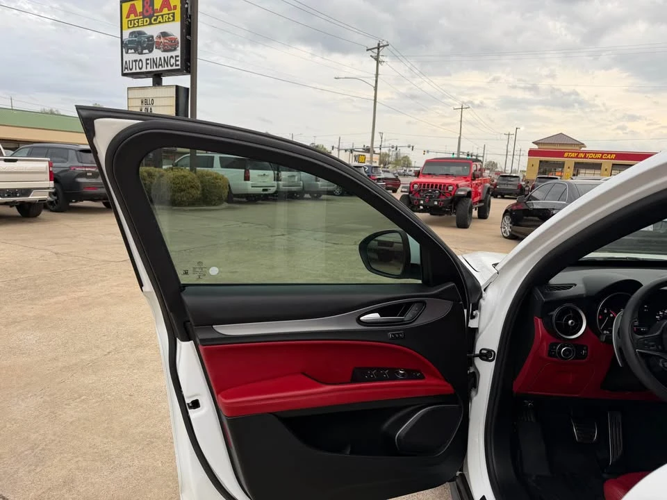2018 Alfa Romeo Stelvio - Image 14 of 20