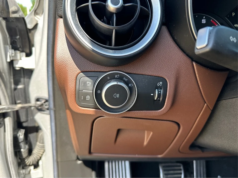 2018 Alfa Romeo Stelvio - Image 19 of 20