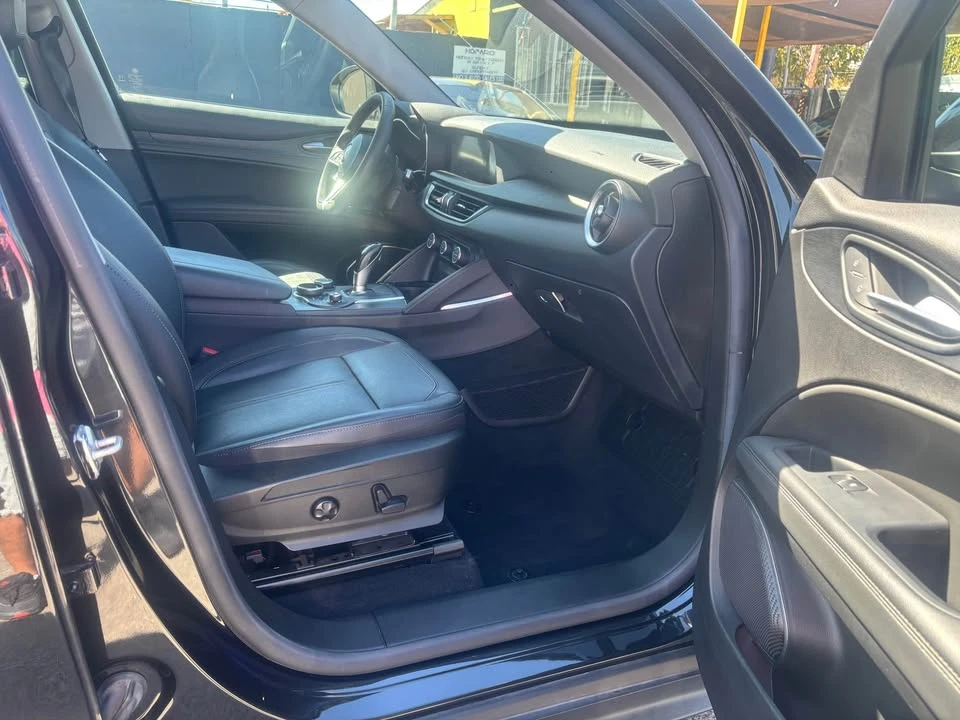 2018 Alfa Romeo Stelvio - Image 6 of 12