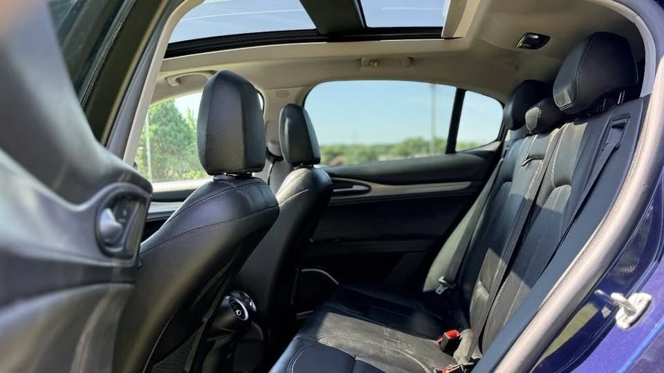 2018 Alfa Romeo Stelvio - Image 16 of 20