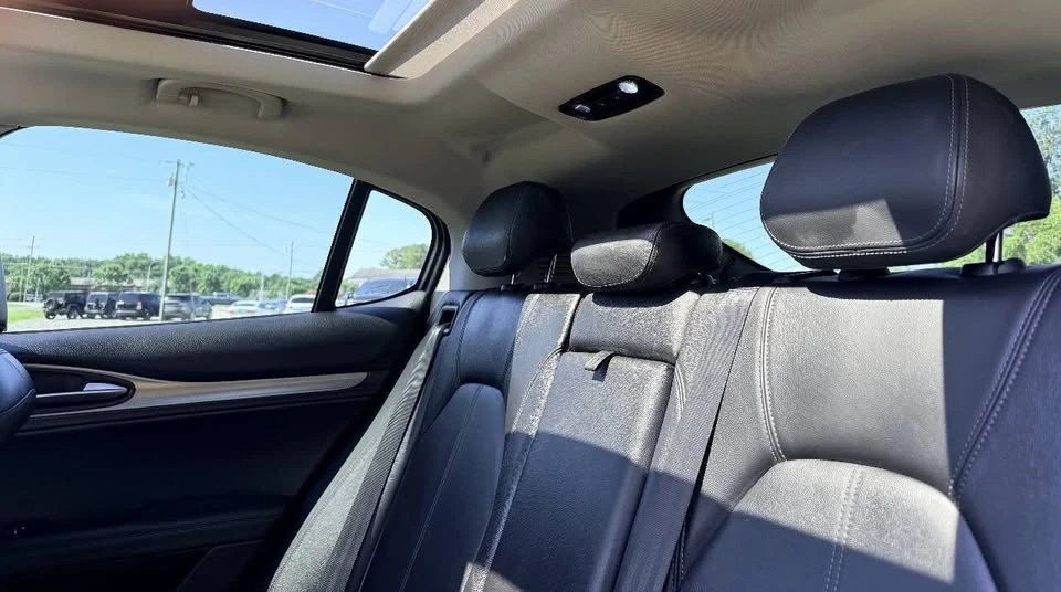 2018 Alfa Romeo Stelvio - Image 18 of 20