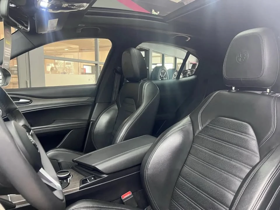 2018 Alfa Romeo Stelvio - Image 14 of 19