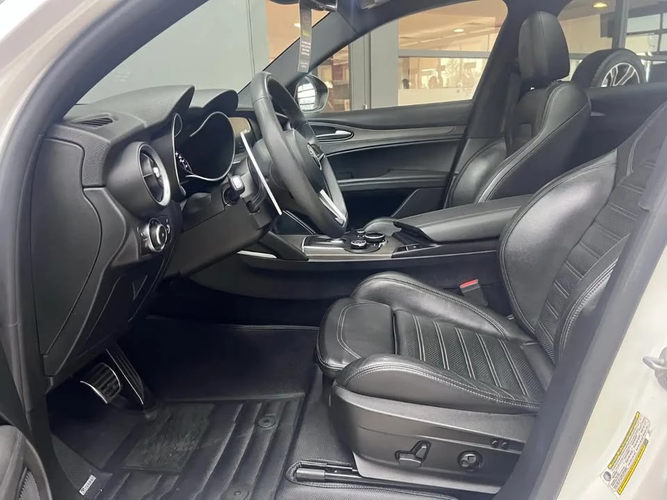 2018 Alfa Romeo Stelvio - Image 15 of 19