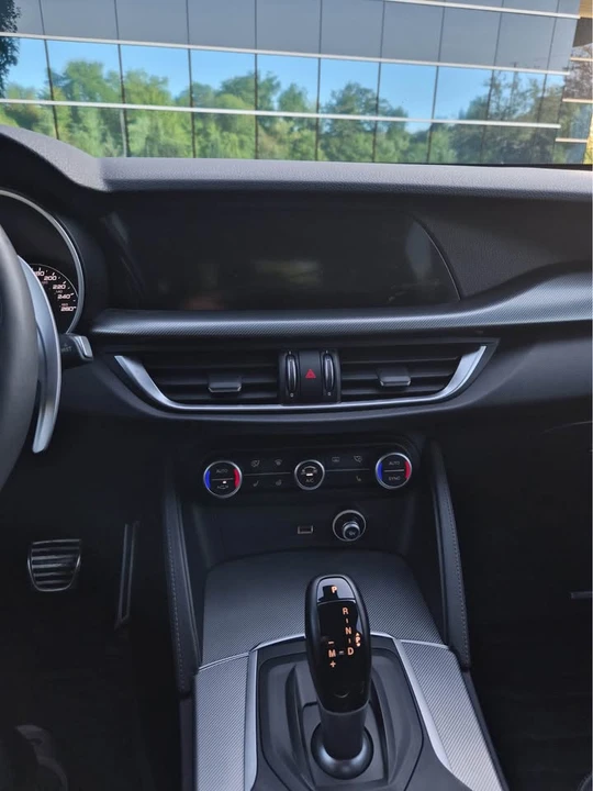 2018 Alfa Romeo Stelvio - Image 10 of 19