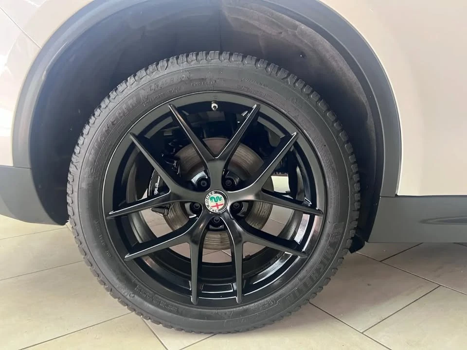 2018 Alfa Romeo Stelvio - Image 8 of 19