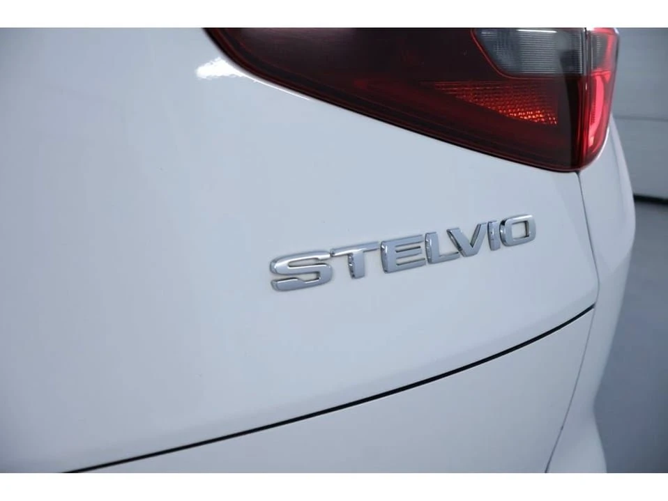 2018 Alfa Romeo Stelvio - Image 10 of 20