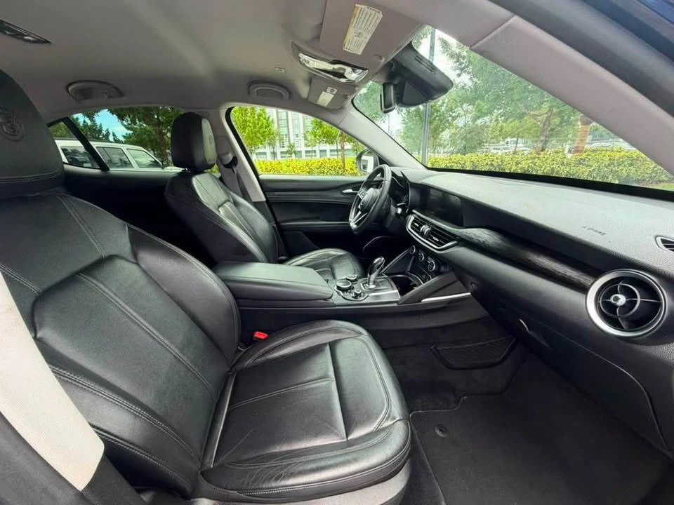 2018 Alfa Romeo Stelvio - Image 16 of 18