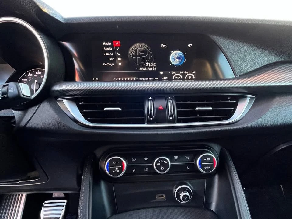 2018 Alfa Romeo Stelvio - Image 19 of 20