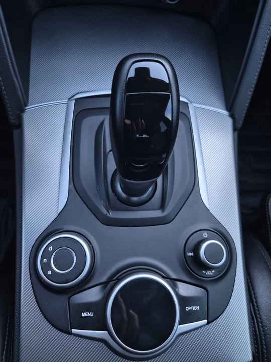 2018 Alfa Romeo Stelvio - Image 13 of 20