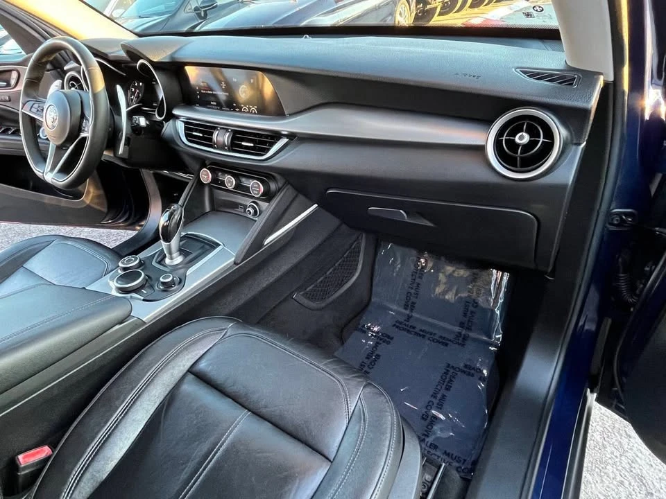 2018 Alfa Romeo Stelvio - Image 11 of 20