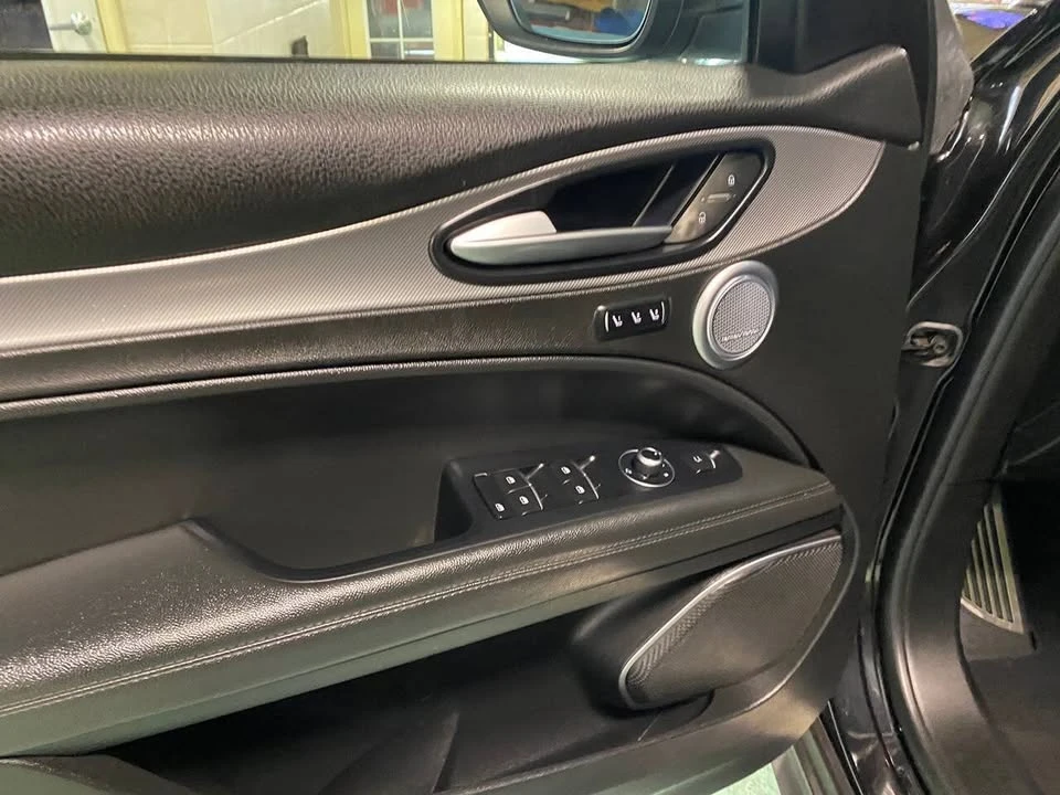 2018 Alfa Romeo Stelvio - Image 19 of 20