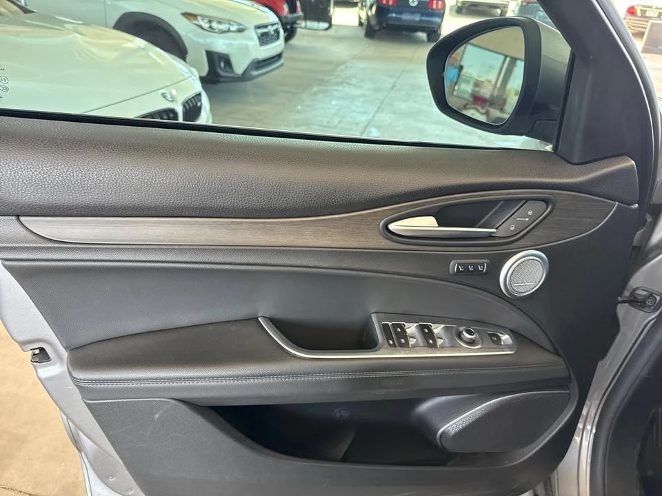 2018 Alfa Romeo Stelvio - Image 14 of 20