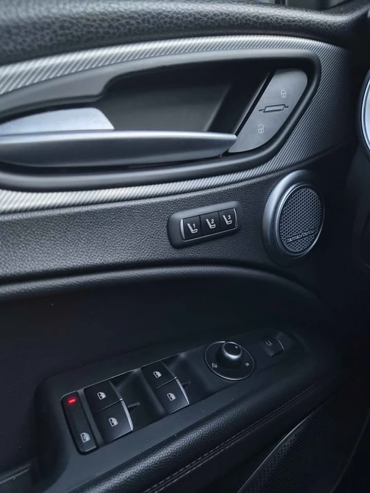 2018 Alfa Romeo Stelvio - Image 14 of 20