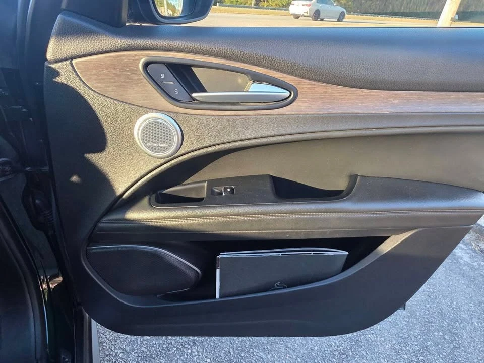 2018 Alfa Romeo Stelvio - Image 16 of 20