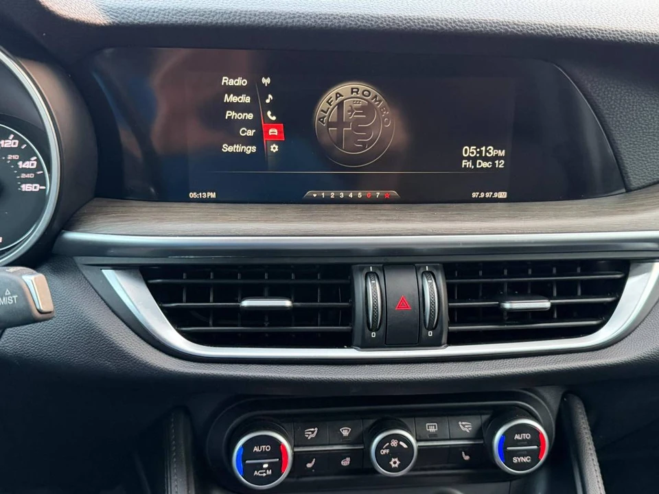 2018 Alfa Romeo Stelvio - Image 19 of 20