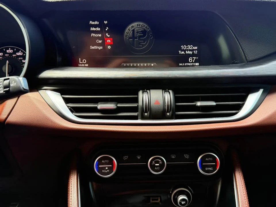 2018 Alfa Romeo Stelvio - Image 18 of 20