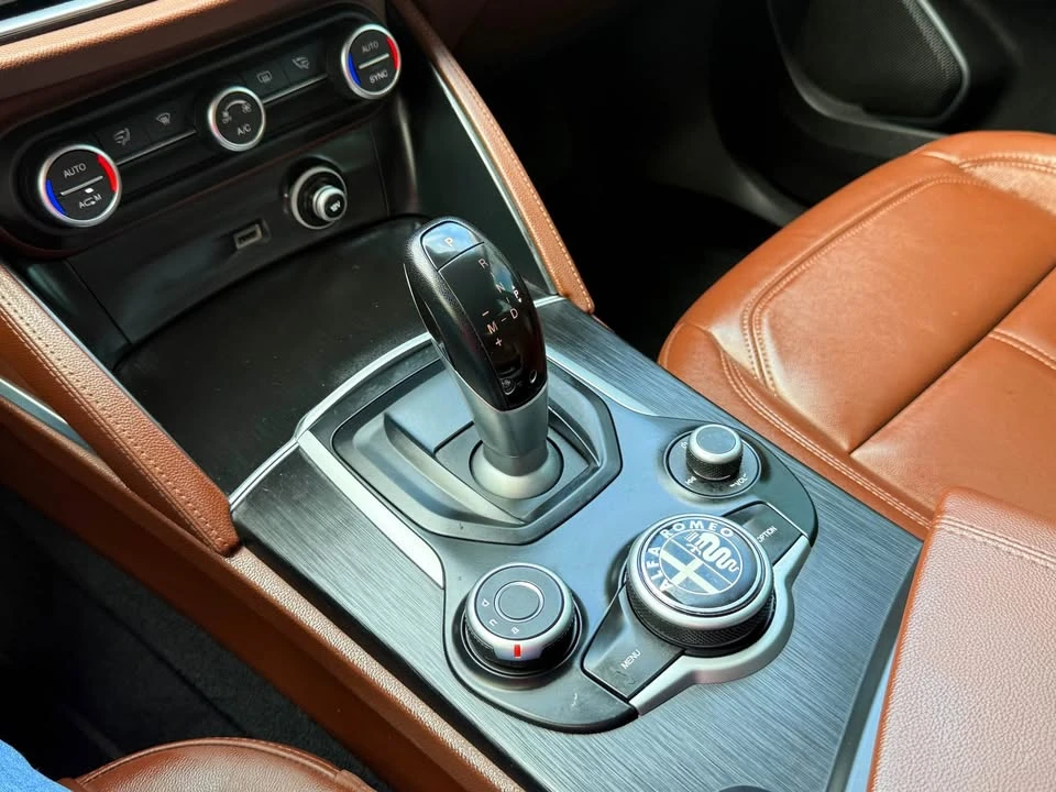 2018 Alfa Romeo Stelvio - Image 19 of 20
