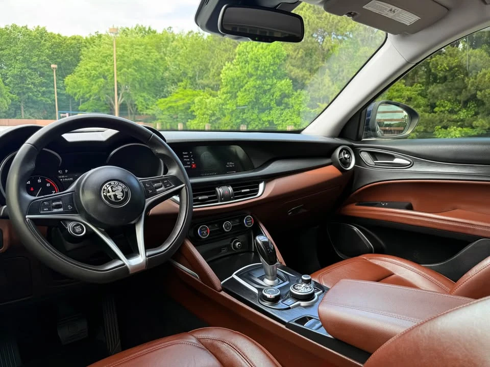 2018 Alfa Romeo Stelvio - Image 15 of 20