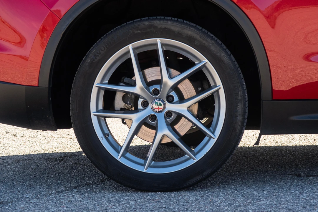 2018 Alfa Romeo Stelvio - Image 23 of 31
