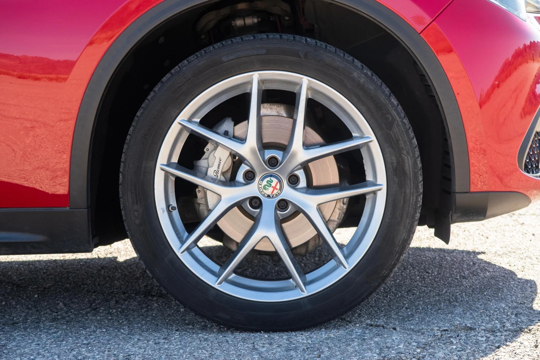 2018 Alfa Romeo Stelvio - Image 24 of 31
