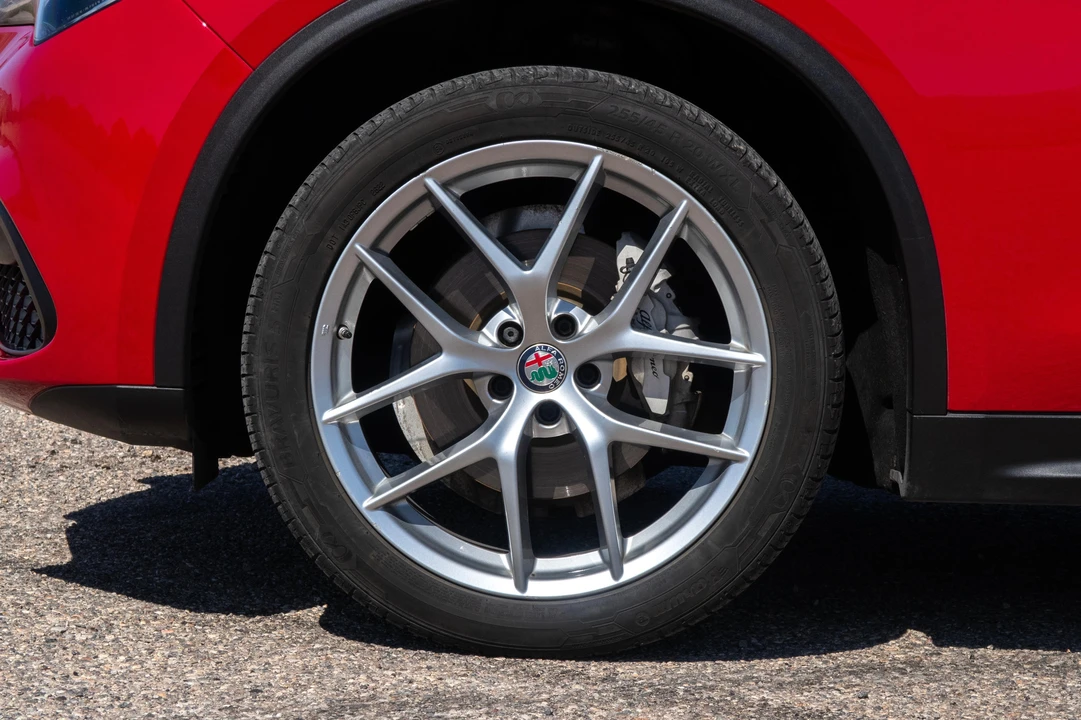 2018 Alfa Romeo Stelvio - Image 21 of 31