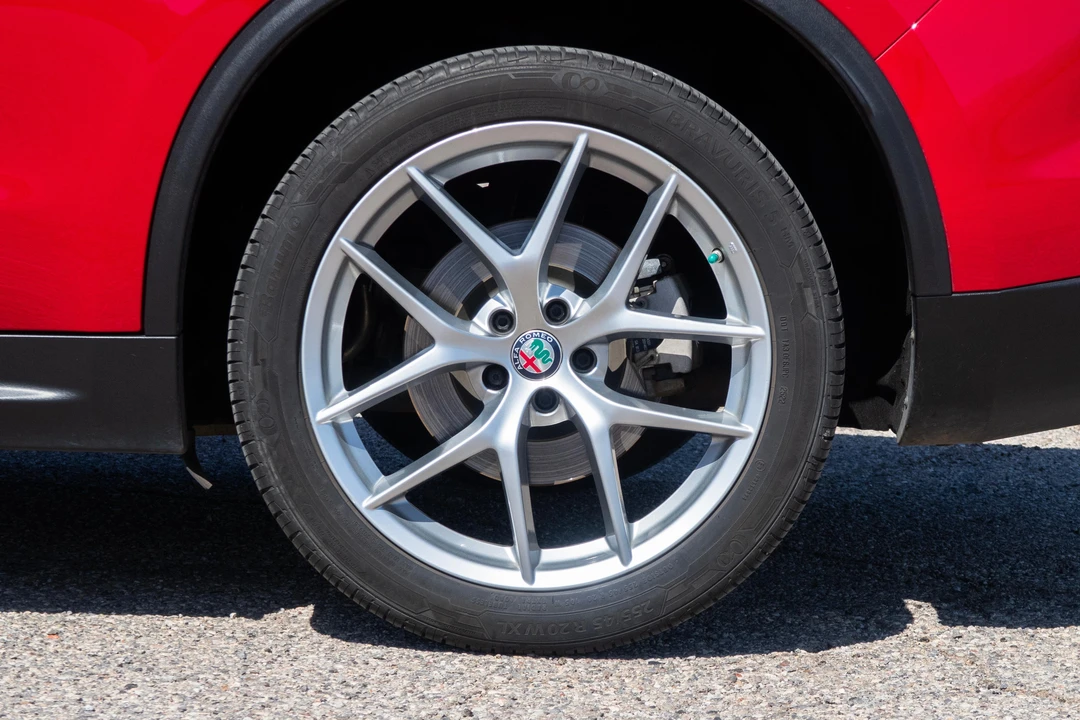 2018 Alfa Romeo Stelvio - Image 22 of 31